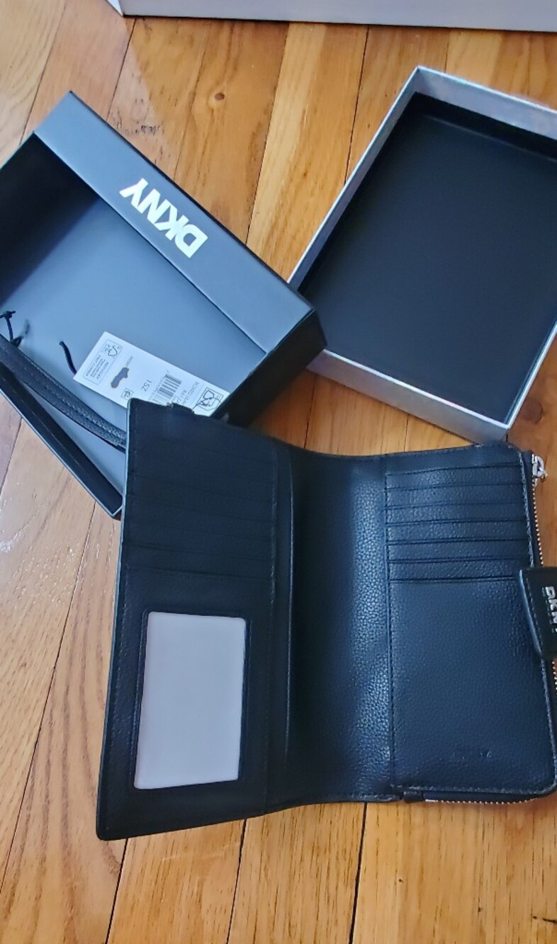 DKNY Black Pebbled Leather Wristlet Wallet with Removable Strap - Picture 5 of 9